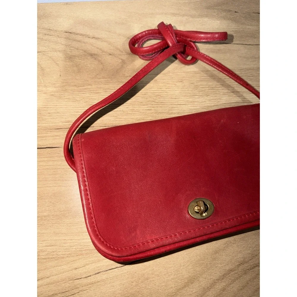 Vintage Red Dinky  Crossbody Coach Bag Made in New York City 80s‎ 6336 S
